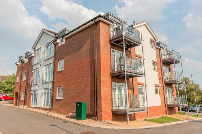 2 Bedroom Flat To Rent In Croyland Road, Wellingborough, NN8