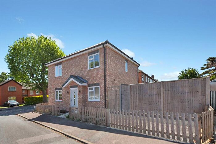 3 Bedroom Detached House For Sale In Clifford Road, Loughborough, Leicestershire, LE11