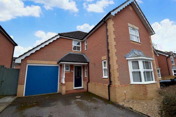 4 Bedroom Detached House To Rent In Colden Common, SO21