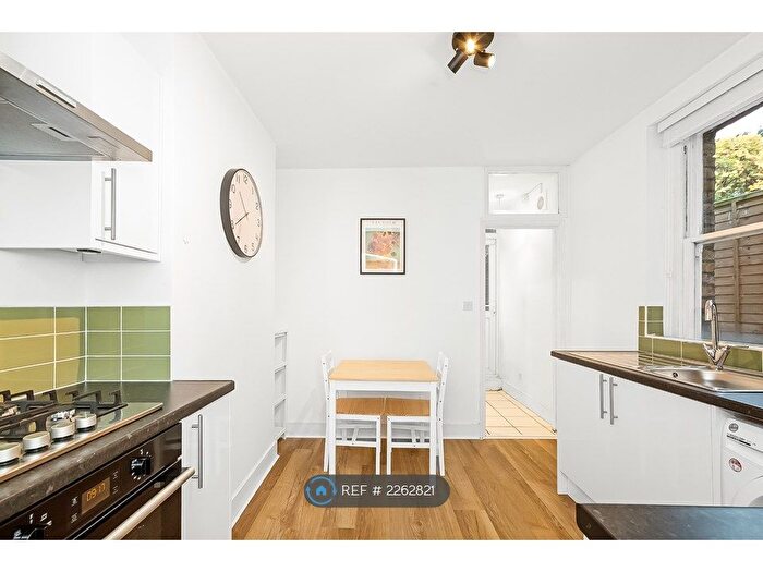 1 Bedroom Flat To Rent In Gipsy Road, London, SE27