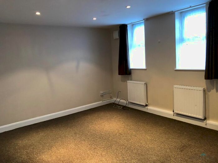 1 Bedroom Flat To Rent In Fore Street, Edmonton, N18