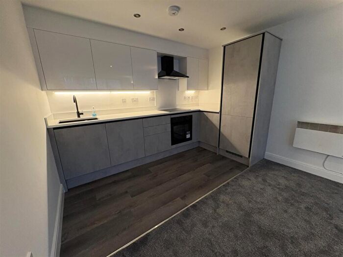 2 Bedroom Apartment To Rent In Isaac Way, Manchester, M4