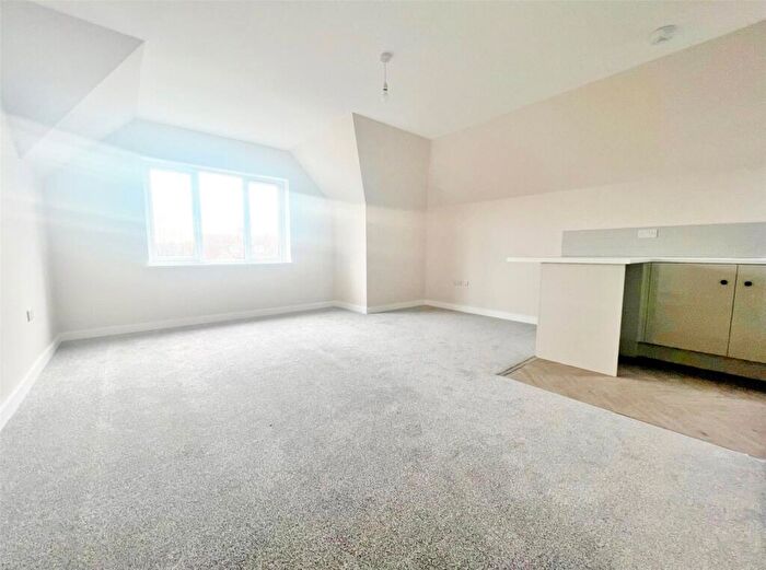 1 Bedroom Flat To Rent In Victoria Drive, Bognor Regis, West Sussex, PO21