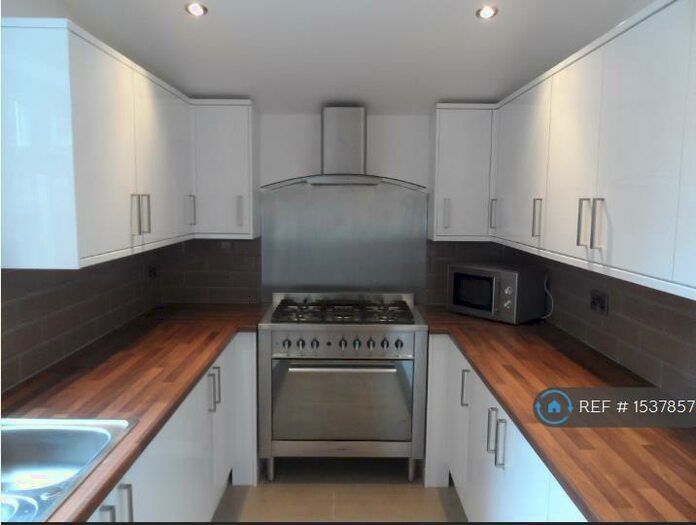 5 Bedroom Terraced House To Rent In Crofton Street, Rusholme, Manchester, M14