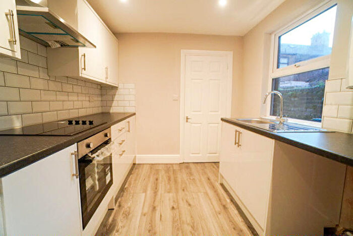 3 Bedroom Terraced House To Rent In West Street, Chester, Cheshire, CH2