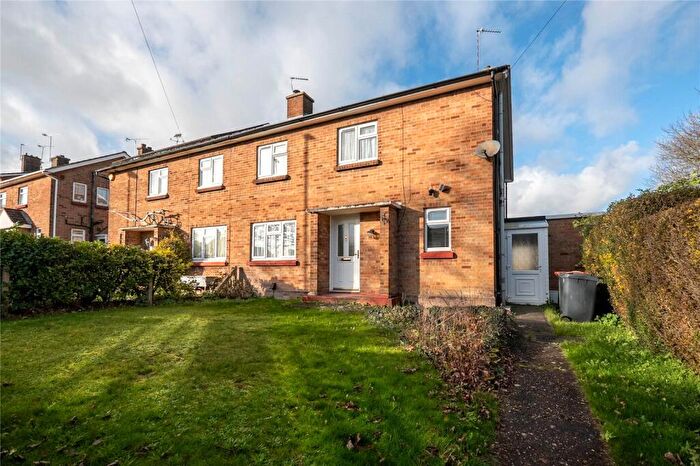 3 Bedroom Semi-Detached House For Sale In Brewers Hill Road, Dunstable, Bedfordshire, LU6