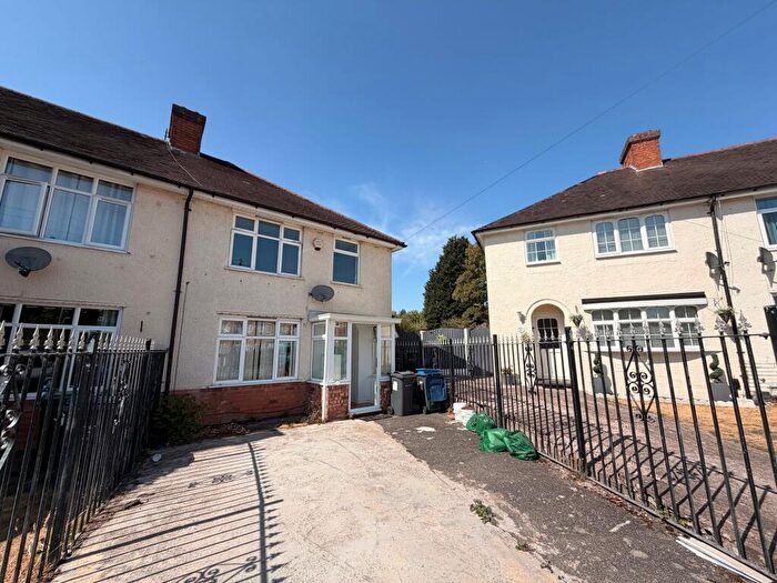 3 Bedroom End Of Terrace House To Rent In Epsom Grove, Birmingham, B44