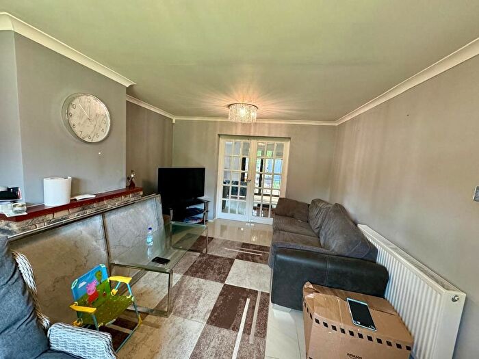 5 Bedroom Property To Rent In August End, George Green, Slough, SL3