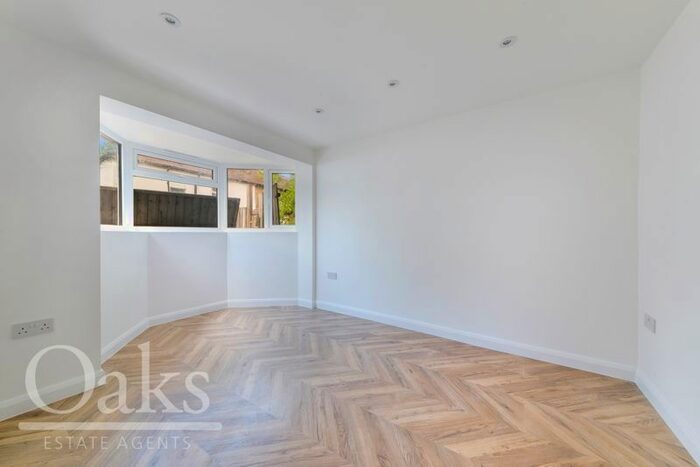 2 Bedroom Flat To Rent In Brighton Road, South Croydon, CR2