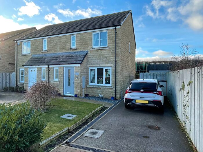 3 Bedroom Semi-Detached House For Sale In Cubley Wood Way, Penistone, S36