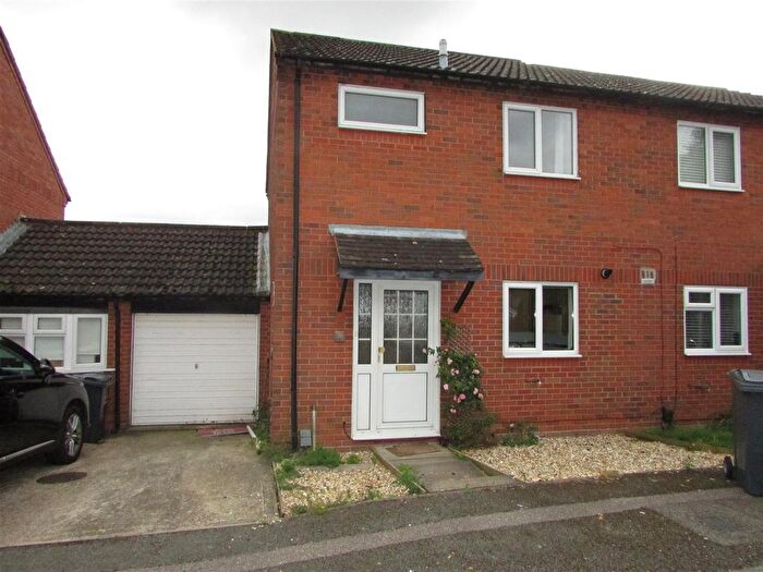3 Bedroom Property To Rent In Sheepcroft Hill, Stevenage, SG2