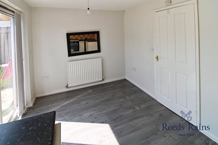 2 Bedroom End Of Terrace House To Rent In Windy House Lane, Sheffield, South Yorkshire, S2