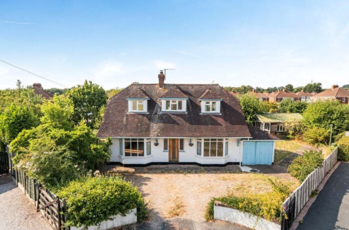 3 Bedroom Detached House For Sale In The Mede, Exeter, EX4