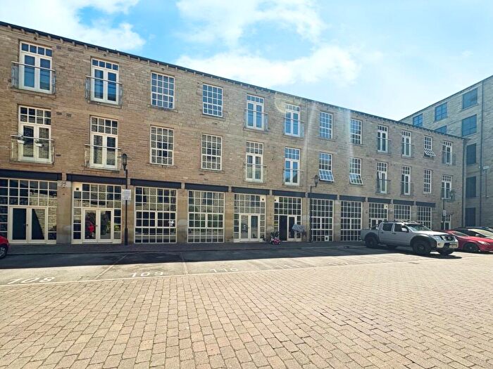 2 Bedroom Apartment For Sale In Firth Street, Huddersfield, West Yorkshire, HD1