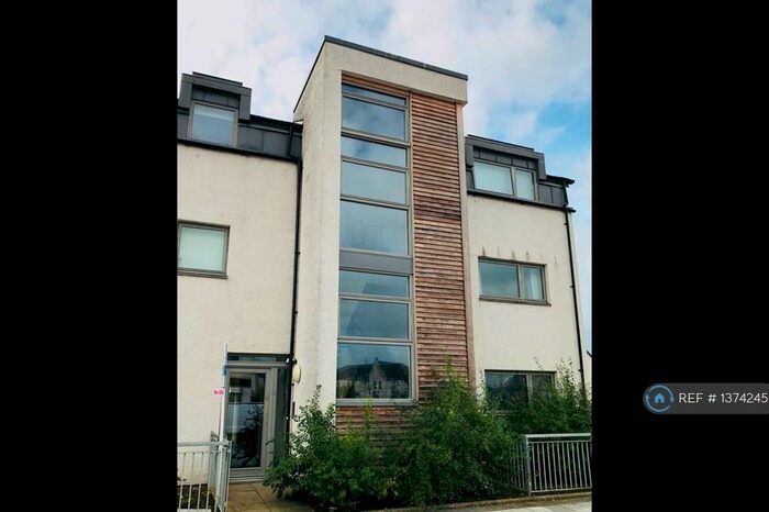 1 Bedroom Flat To Rent In Private Parking, Stirling, FK8