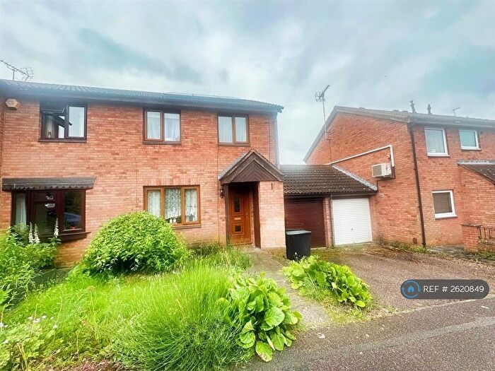 3 Bedroom Semi-Detached House To Rent In Bingham Close, Emerson Valley, Milton Keynes, MK4