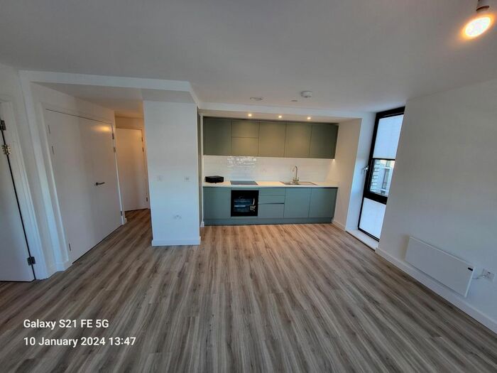 2 Bedroom Flat To Rent In Kimpton Road, Luton, LU2