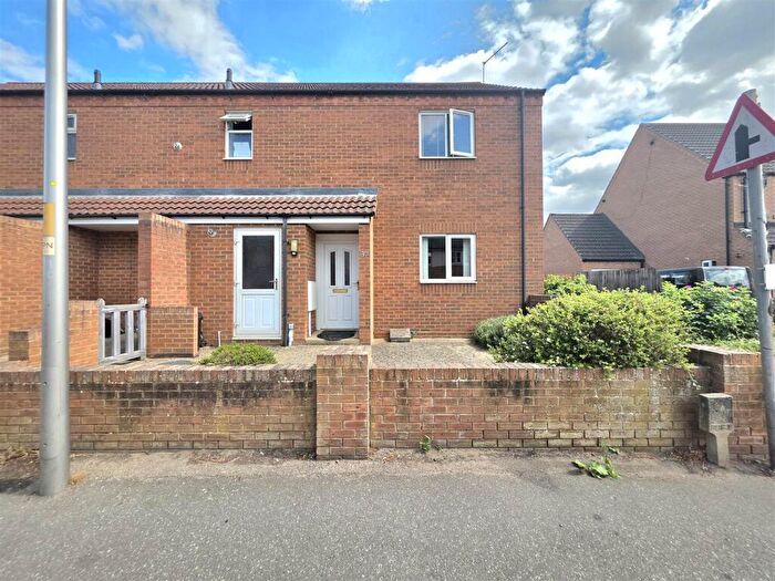 2 Bedroom Flat For Sale In St. Johns Road, Spalding, PE11
