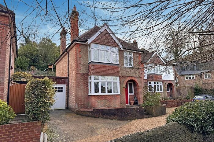 3 Bedroom Detached House For Sale In Brighton Road, Godalming, GU7