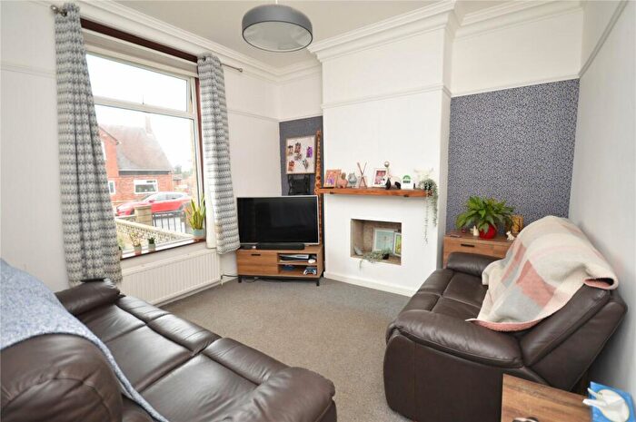 3 Bedroom End Of Terrace House For Sale In Pepper Road, Leeds, LS10