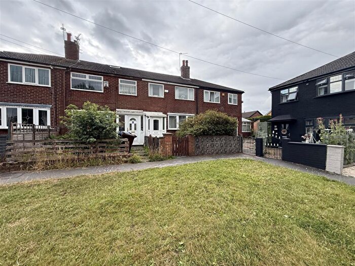 3 Bedroom Mews For Sale In Mallory Avenue, Ashton-Under-Lyne, OL7