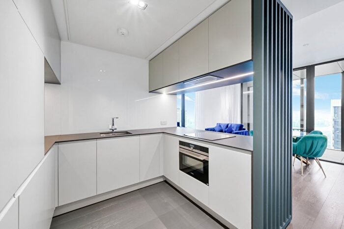 2 Bedroom Flat To Rent In Amory Tower, Marsh Wall, E14