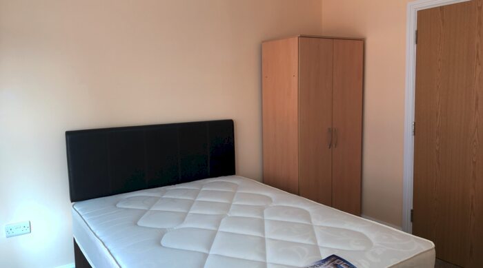 3 Bedroom House To Rent In A Jubilee Street, Bristol, Bristol, BS2