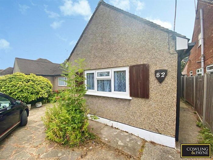 2 Bedroom Bungalow To Rent In Nevendon Road, Wickford, Essex, SS12