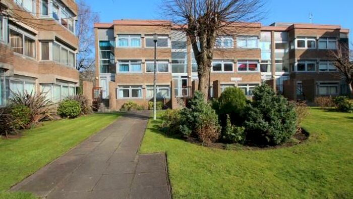 1 Bedroom Flat To Rent In Rosslyn Court, Lethington Road, Shawlands, Glasgow, G41