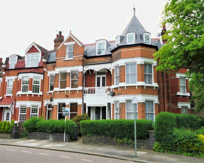 Studio To Rent In Braemar Ave, Wood Green, N22