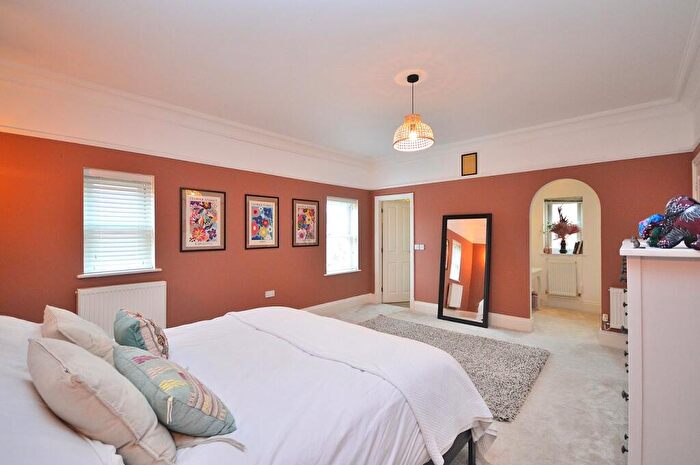 4 Bedroom Terraced House For Sale In High Street, Hardingstone, Northampton, NN4