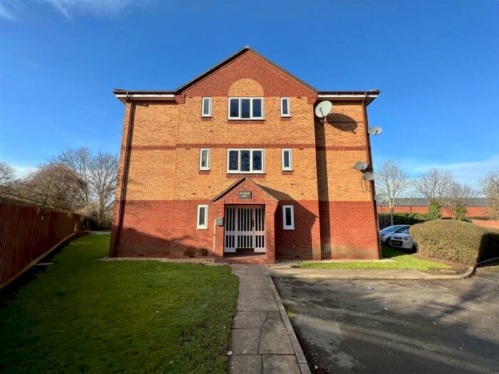 1 Bedroom Flat For Sale In Chatsworth House, Fontwell Road, Branston, DE14
