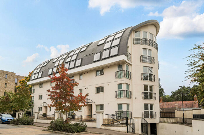 2 Bedroom Apartment For Sale In Melfield Gardens, London, SE6