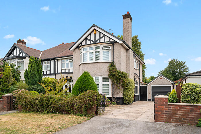 4 Bedroom Semi-Detached House For Sale In Woolton Road, Wavertree, L15