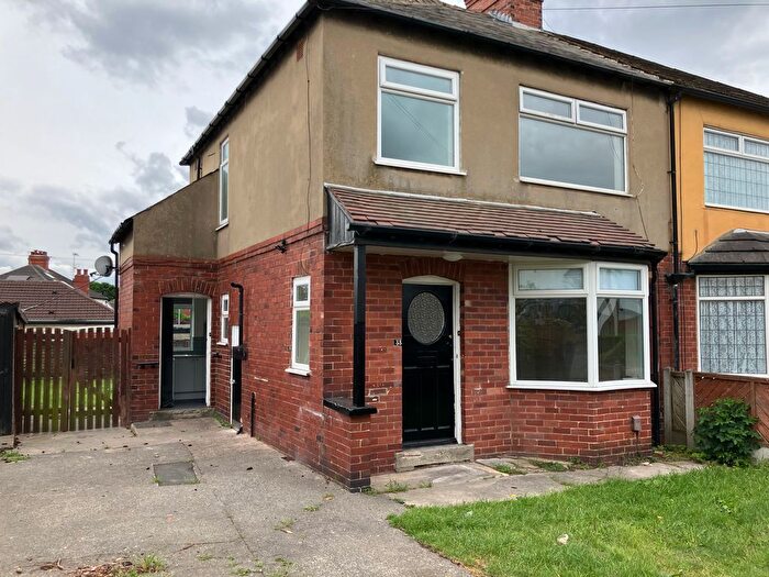 3 Bedroom Semi-Detached House To Rent In Sherbrooke Avenue, Leeds, LS15
