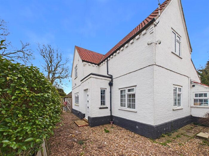 3 Bedroom Detached House For Sale In Station Road, Willoughby, Alford, LN13