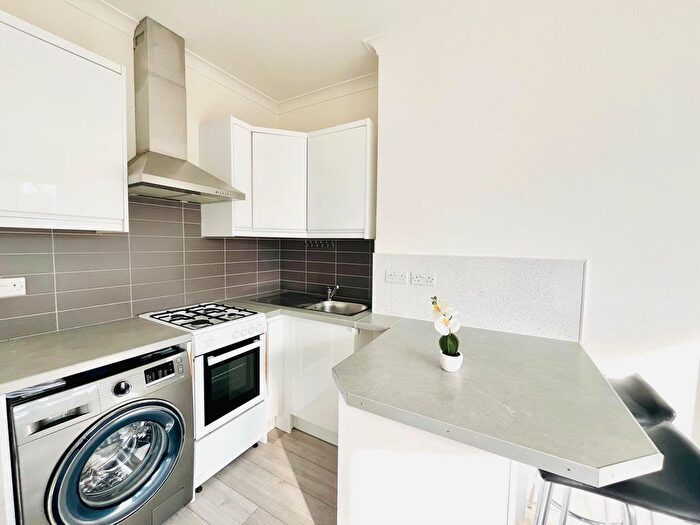 1 Bedroom Flat To Rent In Gowan Road, Willesden Green, NW10