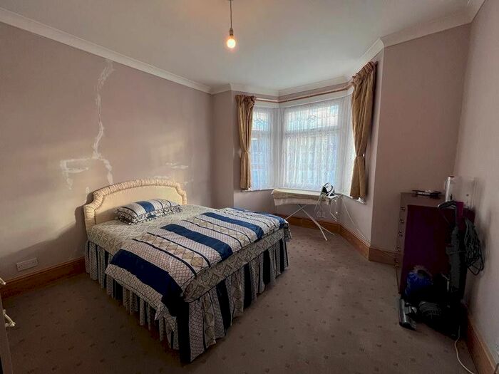 5 Bedroom Property To Rent In Albert Road, Ilford, IG1