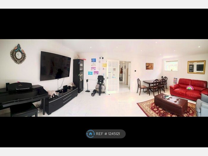 4 Bedroom End Of Terrace House To Rent In Lankton Close, Beckenham, BR3