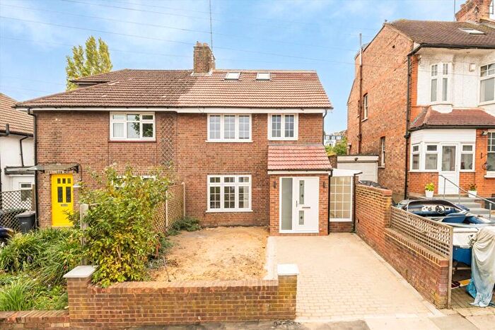 5 Bedroom House To Rent In Halliwick Road, Muswell Hill, N10