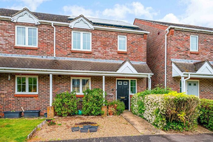 3 Bedroom Property For Sale In Caspian Close, Chichester, PO18