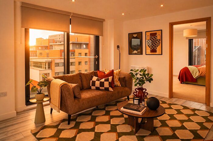 2 Bedroom Apartment To Rent In The Radiant, Kirkstall Road, Leeds, LS3