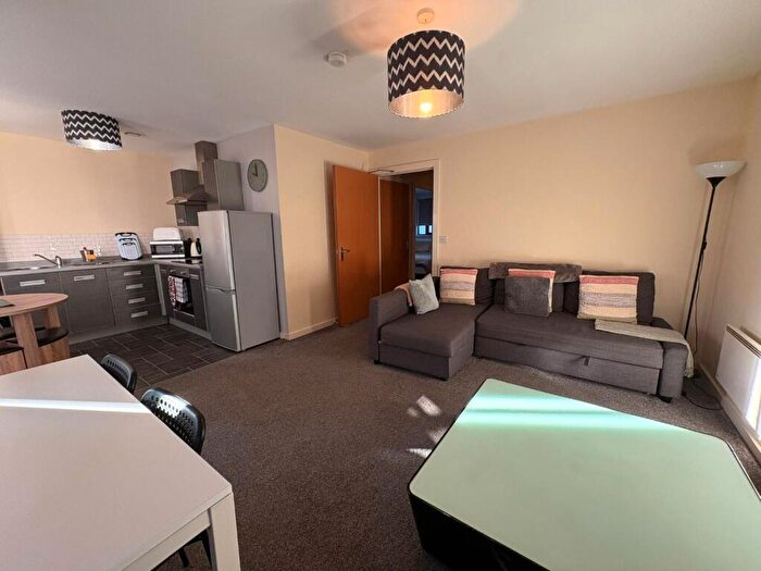 2 Bedroom Flat To Rent In Blantyre Street, Manchester, M15