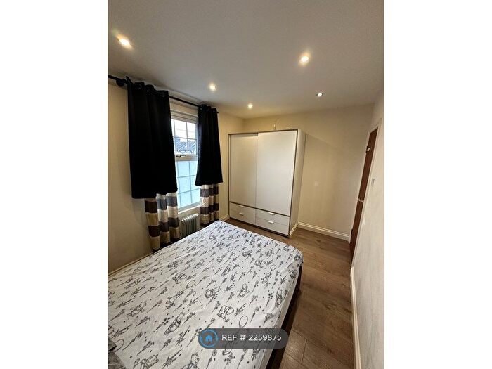 1 Bedroom Flat To Rent In Stanley Grove, Croydon, CR0