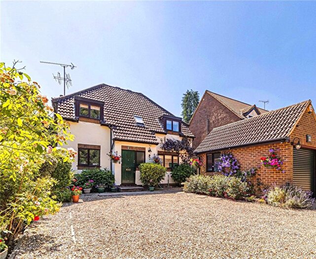 4 Bedroom Detached House For Sale In Westwick Row, Leverstock Green, Hemel Hempstead, Hertfordshire, HP2