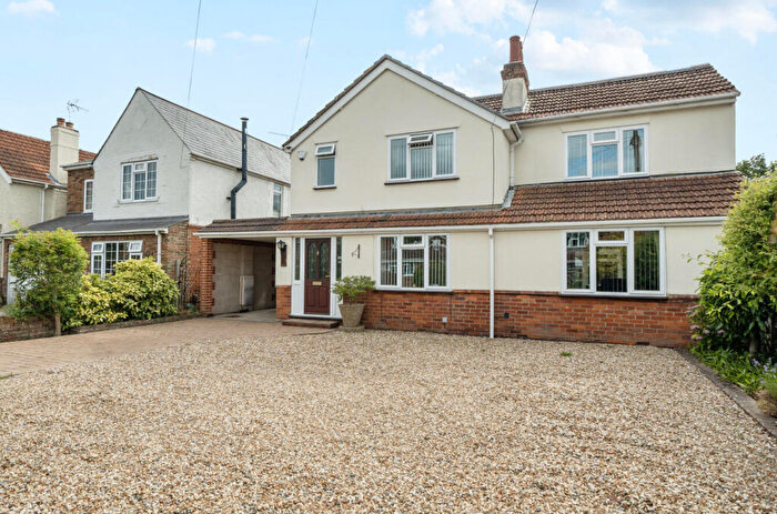 4 Bedroom Detached House For Sale In Reading Road, Woodley, Reading, RG5