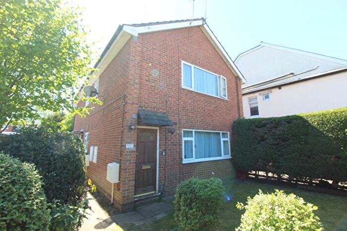 2 Bedroom Maisonette For Sale In York Road, Byfleet, West Byfleet, KT14