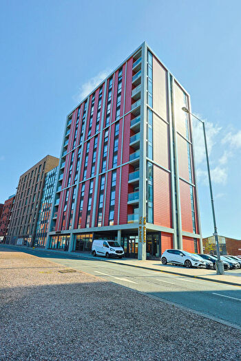 2 Bedroom Apartment For Sale In The Summit, Liverpool Baltic Triangle, L8