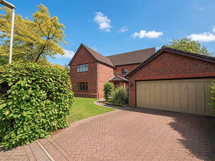 7 Bedroom Detached House To Rent In The Park, Cheltenham, GL50