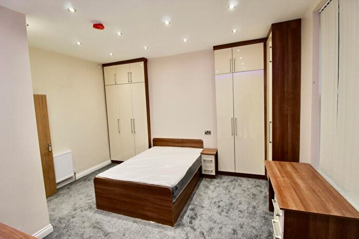 1 Bedroom Flat To Rent In Ashwood Terrace, Leeds, LS6